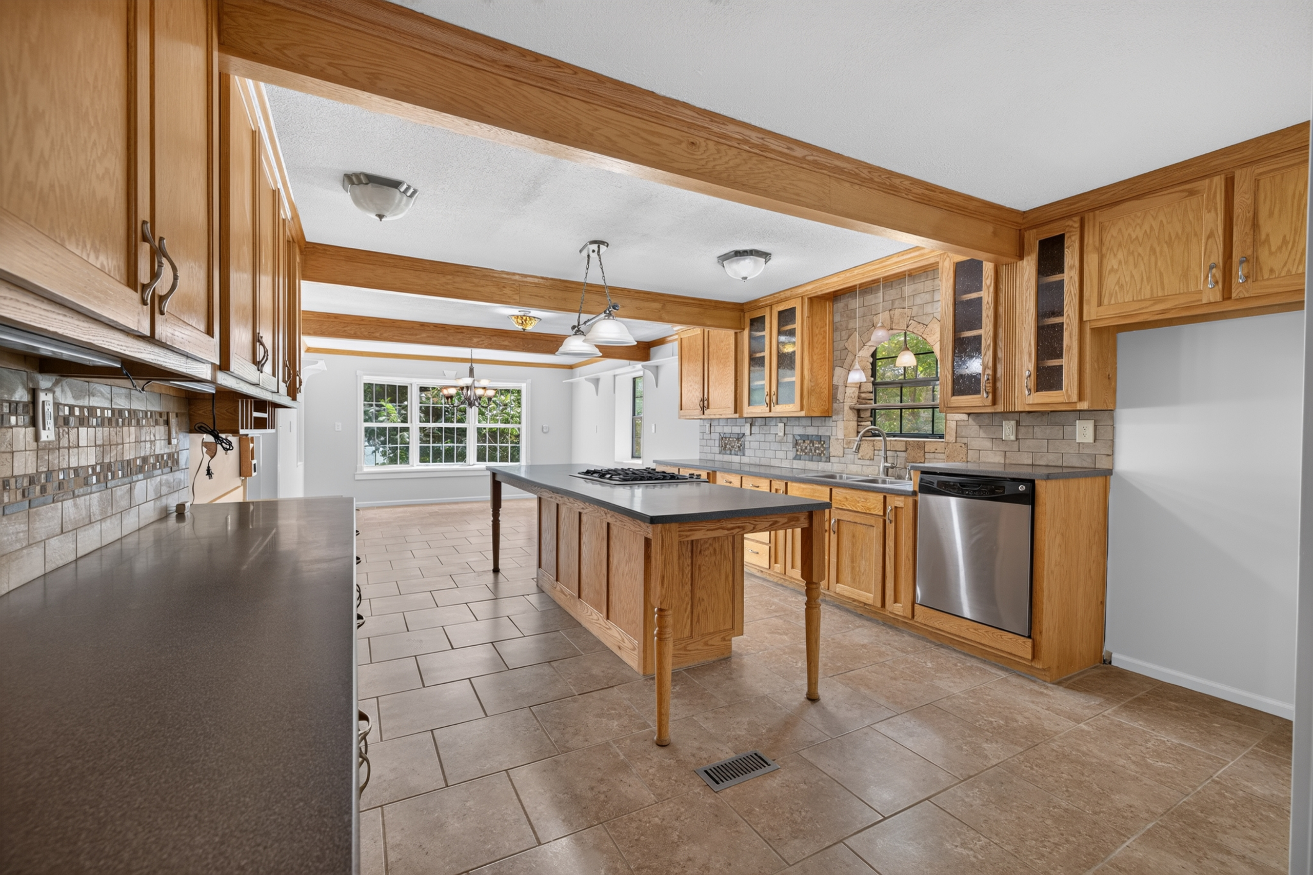 Built-in kitchen desk nook