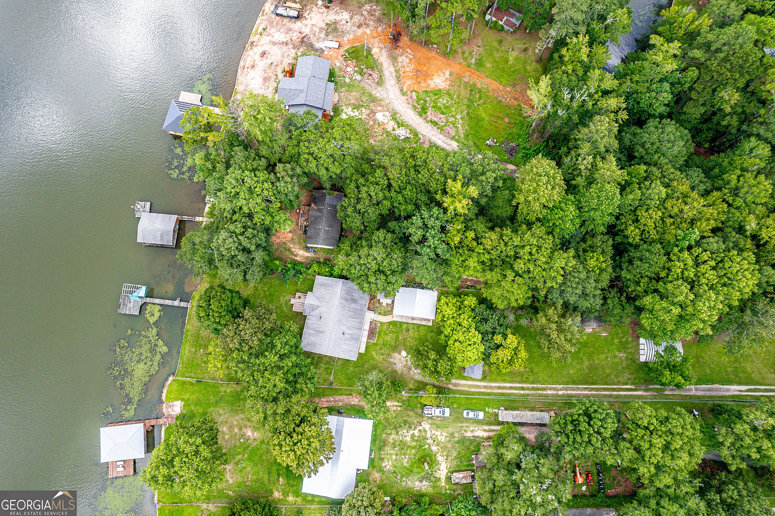 Aerial view of the property and Lake Sinclair shoreline